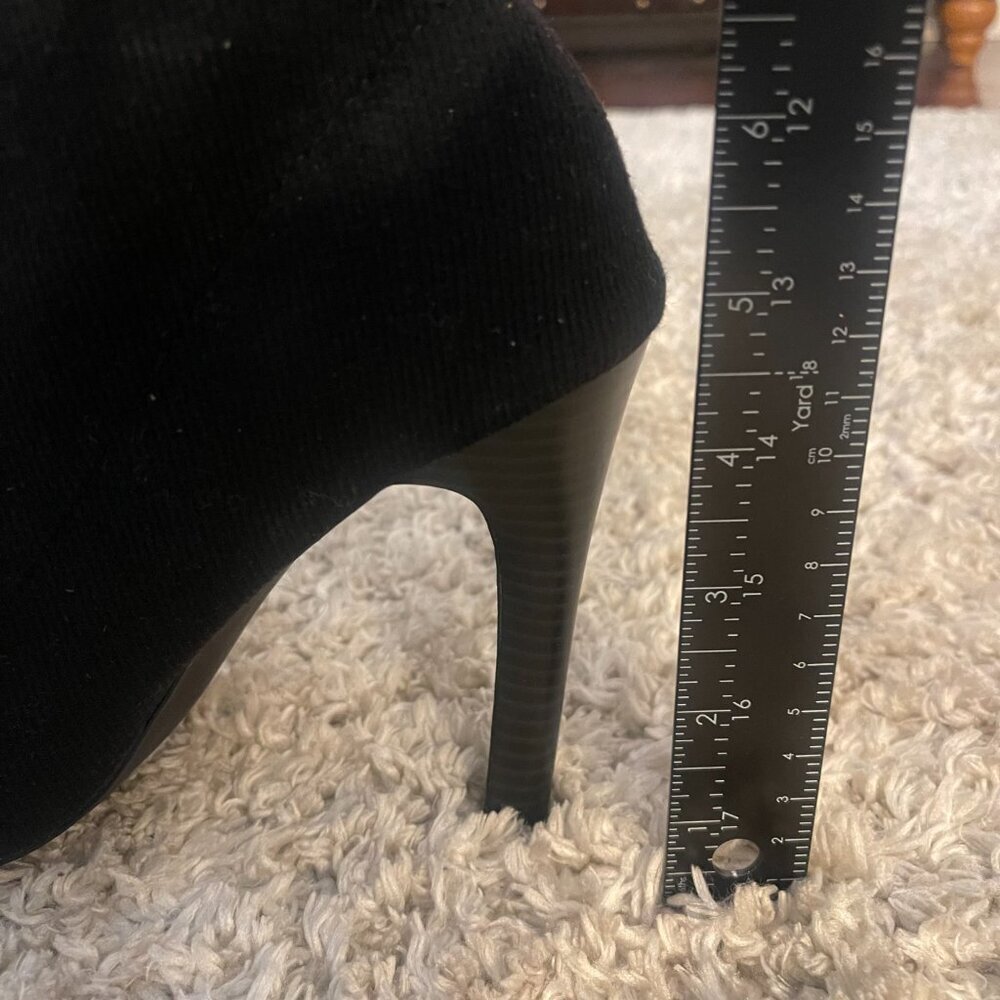 Carlos Black Ribbed Peep Toe Sock Booties Size 9 - Picture 3 of 8